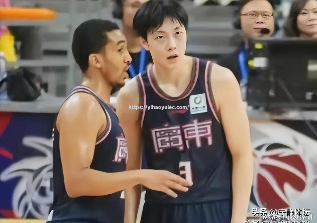 NBA后卫球员比赛表现突出，球队获胜信心增强